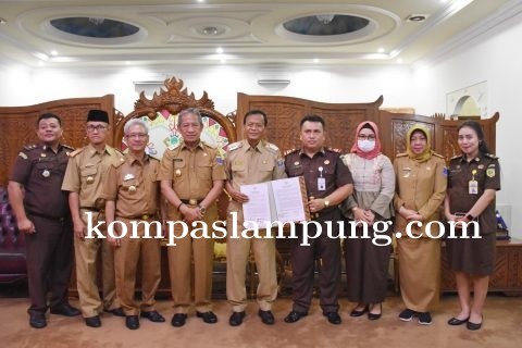 Walikota Metro  Bersama Kejaksaan Negeri Metro Tandatangani Kesepakatan Bersama Bantuan Hukum