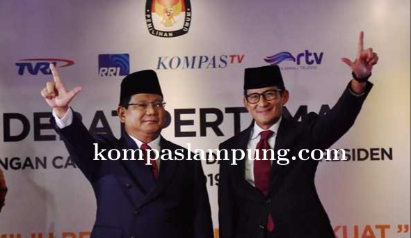 Dihadapan Massa Pendukung, Prabowo Umumkan Menang 62 Persen