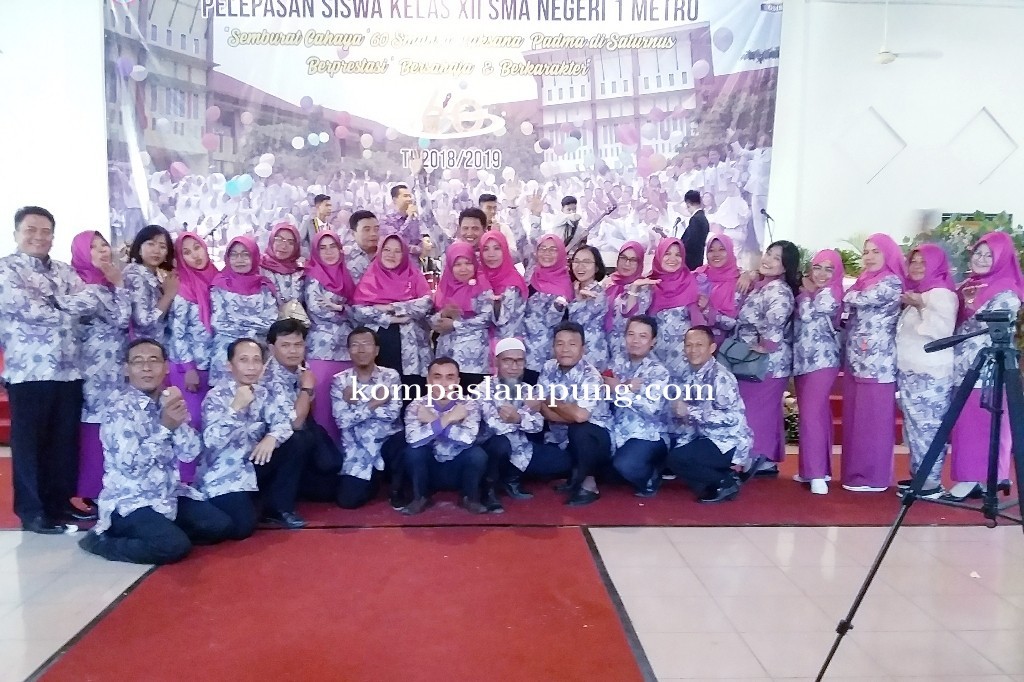 Perpisahan Peserta Didik SMAN 1 Metro, Berprestasi Bersahaja dan Berkarakter
