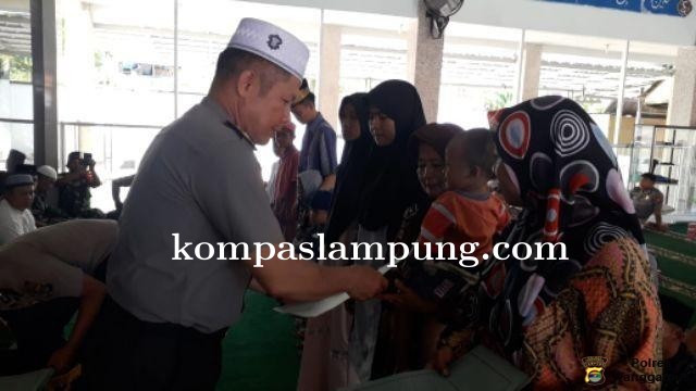 Peringati Isra Miraj 1440 H, Polres Tanggamus Santuni Anak Yatim