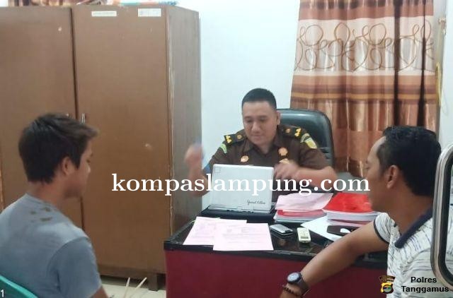 Polsek Sumberejo Limpahkan Pencuri Motor ke Kejaksaan
