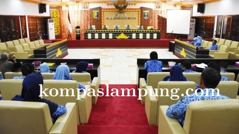 Sekda Beserta Kepala OPD Lakukan Rapat Pengawasan Work From Home Dan Sosialisasi Covid 19
