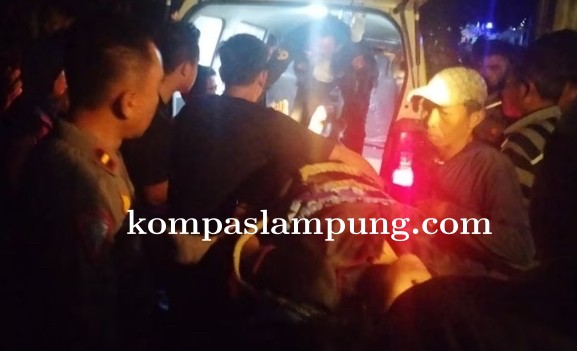 Polres Lampung Timur Berhasil Evakuasi Percobaan Bunuh Diri Dari Atas Tower Setinggi 30 Meter