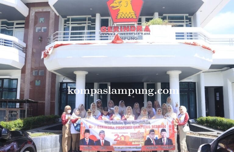 DPD Gerindra Bersama PIRA Lampung Bagikan 1000 Takjil