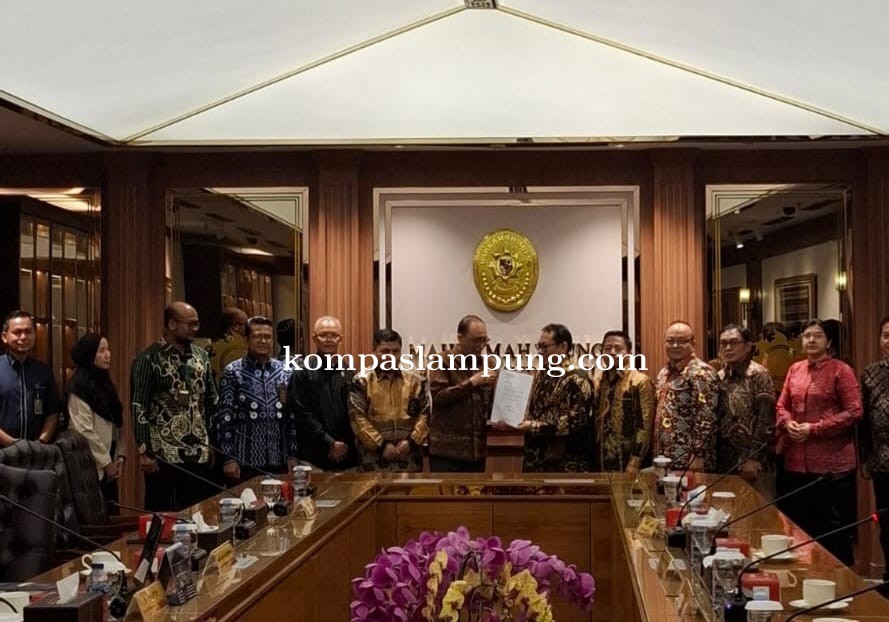 Langkah SMSI Bantu Mahkamah Agung Rem Tumpukan Perkara 