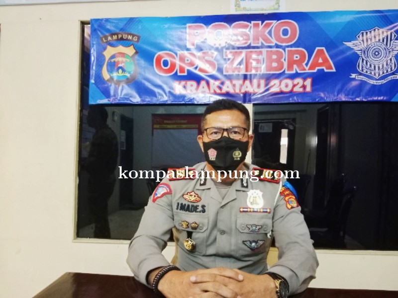 Dalam Rangkaian Ops Patuh Krakatau 2021, Satlantas Polres Metro Salurkan Bantuan Sosial