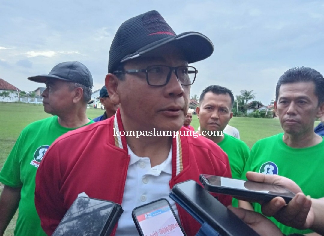 Wali Kota Metro Wahdi Beri Apresiasi Liga Sepakbola Forum Sebar