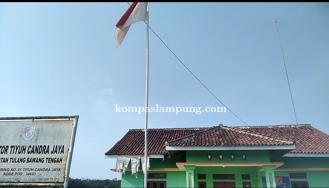 Kibarkan Bendera Robek , Kantor Tiyuh Sering Tutup
