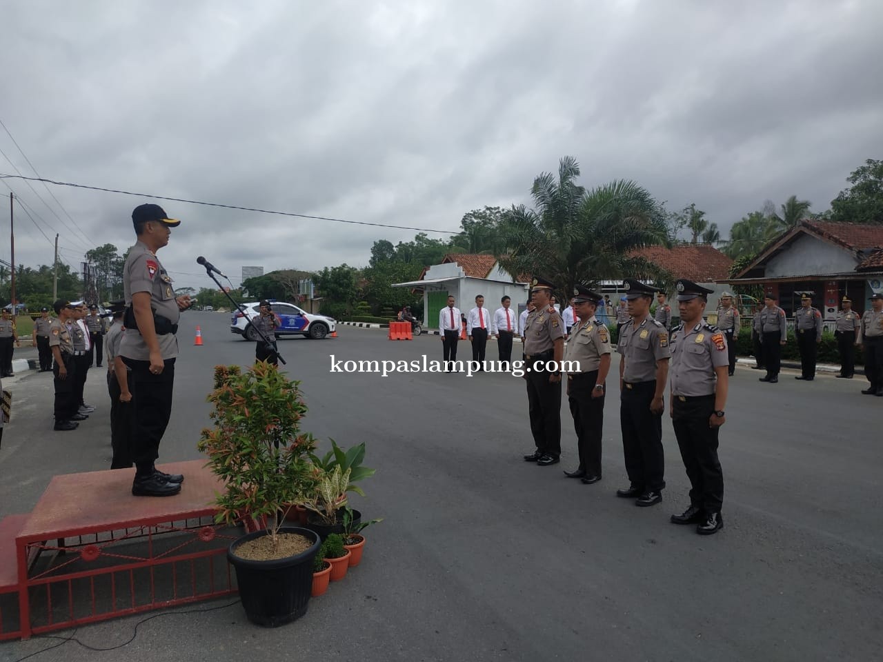 Kapolres Tubaba Pimpin Penyerahan Reward Anggota Yang Berhasil Ungkap Kasus Dan Kenaikan Pangkat