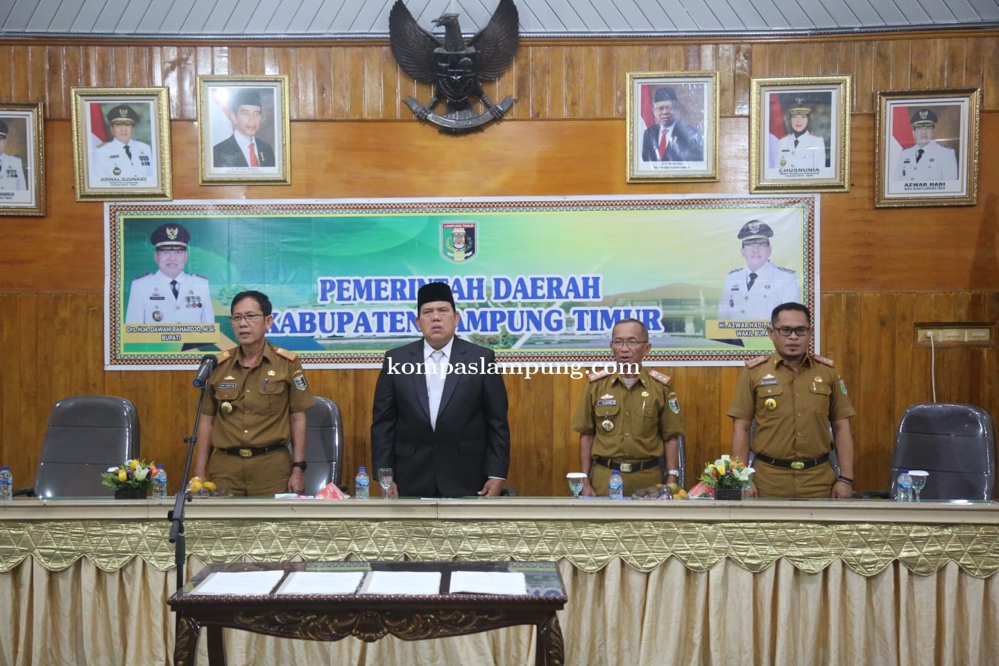 Azwar Hadi Ambil Sumpah PNS Jabatan Administrator dan Pengawas di Lingkungan Pemkab Lampung Timur