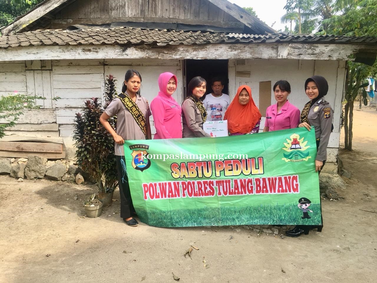 Peduli Sesama, Ini Yang Dilakukan Polwan Bersama Bhayangkari Cabang Tulang Bawang