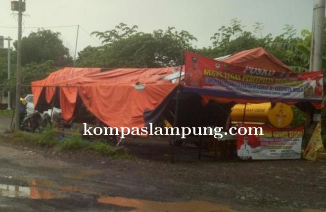 Pos Komando Induk Gugus Tugas Covid-19 Mesuji Rusak Akibat Diterjang Angin