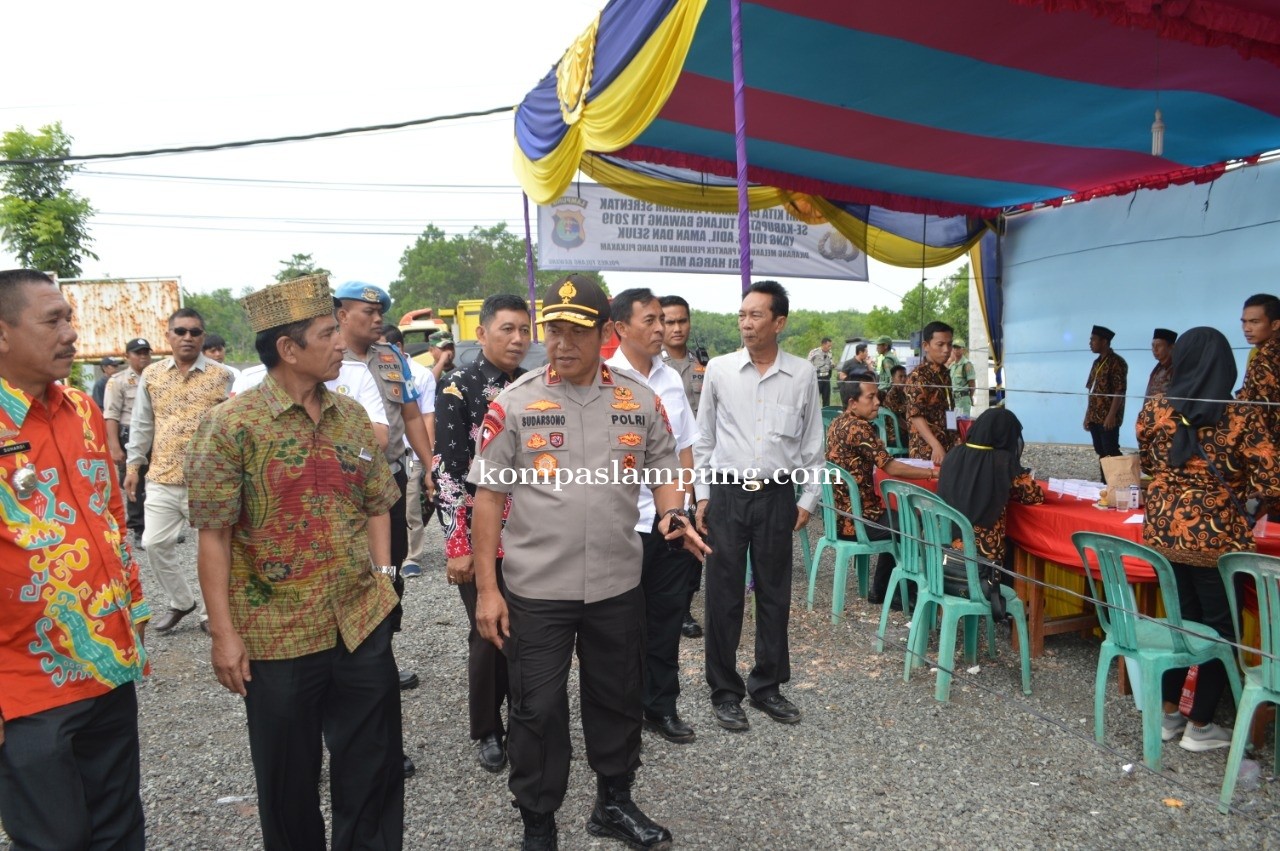 Wakapolda Lampung Pantau Langsung Pungut Suara Pilkakam di Tulang Bawang