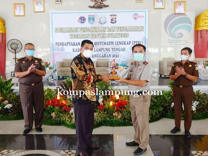 Bupati Lamteng Hadiri Sosialisasi Pengawalan dan Pengamanan Proyek Strategis PTSL