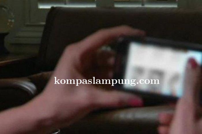 Video Asusila Yang Diduga Karyawati Swalayan Di Metro 