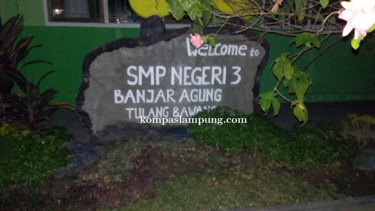 Kebakaran Menghanguskan Satu Ruangan Sekolah SMP 3 Banjar Agung Tulang Bawang