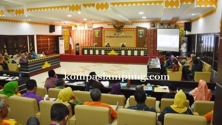 Walikota Metro Datangkan Dokter Spesialis Paru RSUD A.Yani Metro Bahas Corona Di Rakor Bulanan