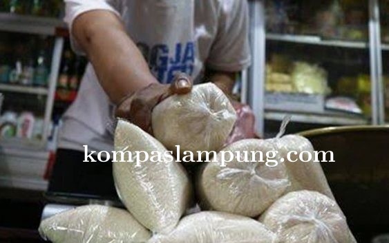 Masyarakat Mesuji Terutama Para Ibu Rumah Tangga  Keluhkan Kelangkaan Gula Di Kab Mesuji