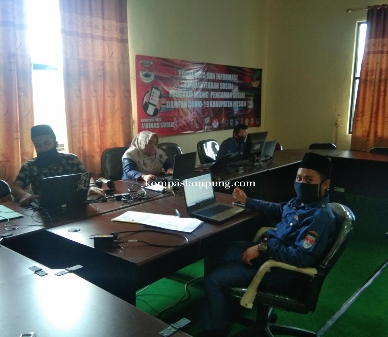 Dinsos Mesuji Bekerja Keras Lakukan Pendataan Bagi Warga Yang Kurang Mampu 