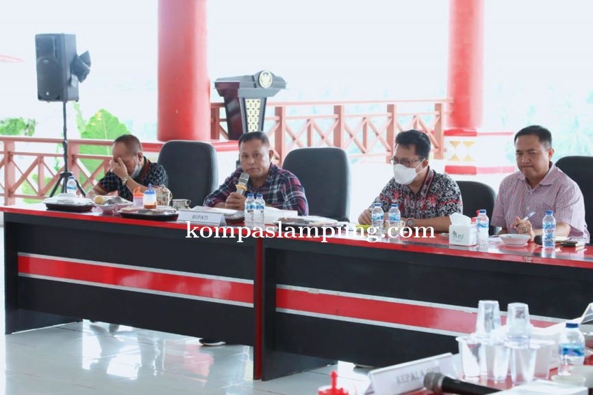 Bupati Lamsel Berhasil Mediasi Warga Desa Mandah dan PT BLJ Sepakat Berdamai