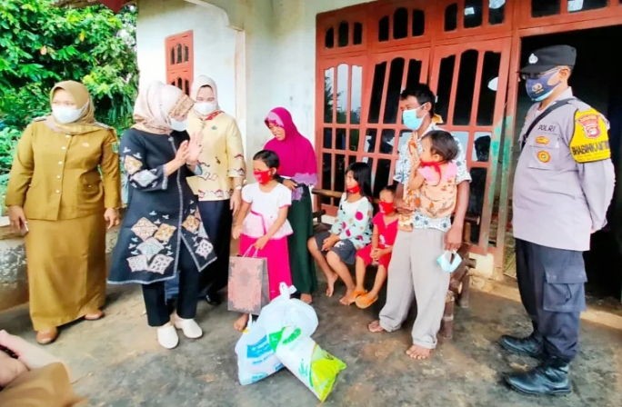 Bocah 7 Tahun Jadi Korban Pemerkosaan : Ketua TPKK Lamtim Sangat Prihatin dan Berikan Dukungan Psiko