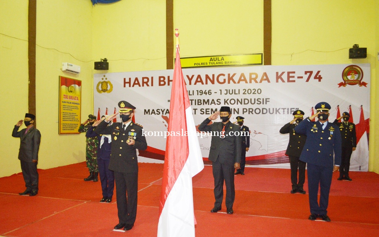 Puncak Hari Bhayangkara Ke-74 Polres Tulang Bawang Gelar Upacara Virtual Dan Syukuran