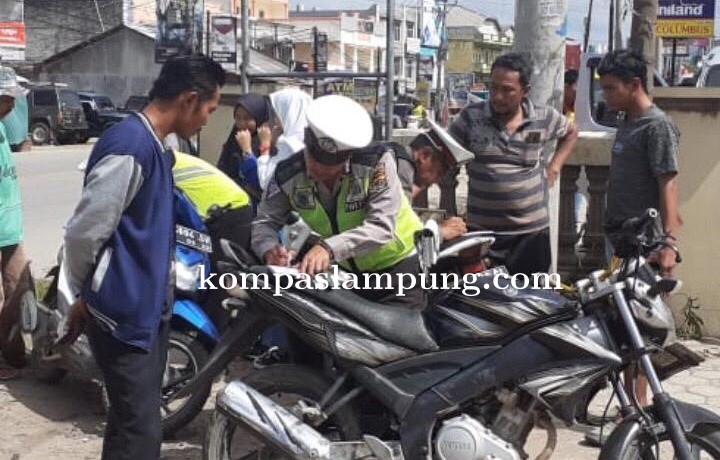 6 Unit Motor Dan Puluhan Pelanggar Ditilang Saat Razia Di Pasar Unit 2