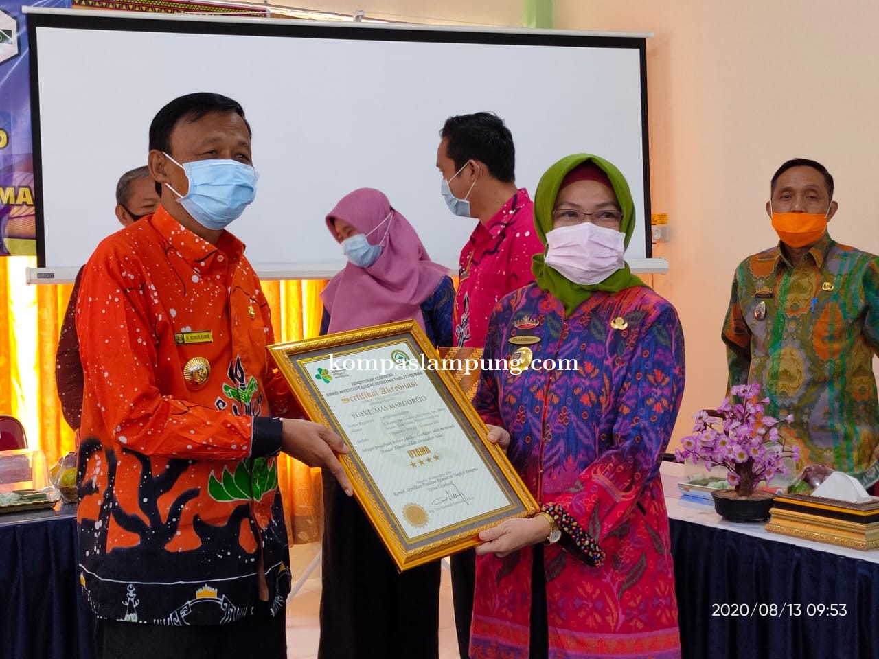 Serah Terima Akreditasi Utama Puskesmas Margorejo, Pairin Minta Tingkatkan Mutu Pelayanan
